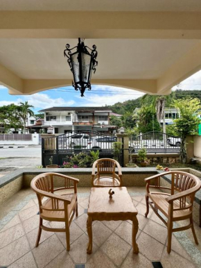 Vacation home near WaterFall for 21 pax